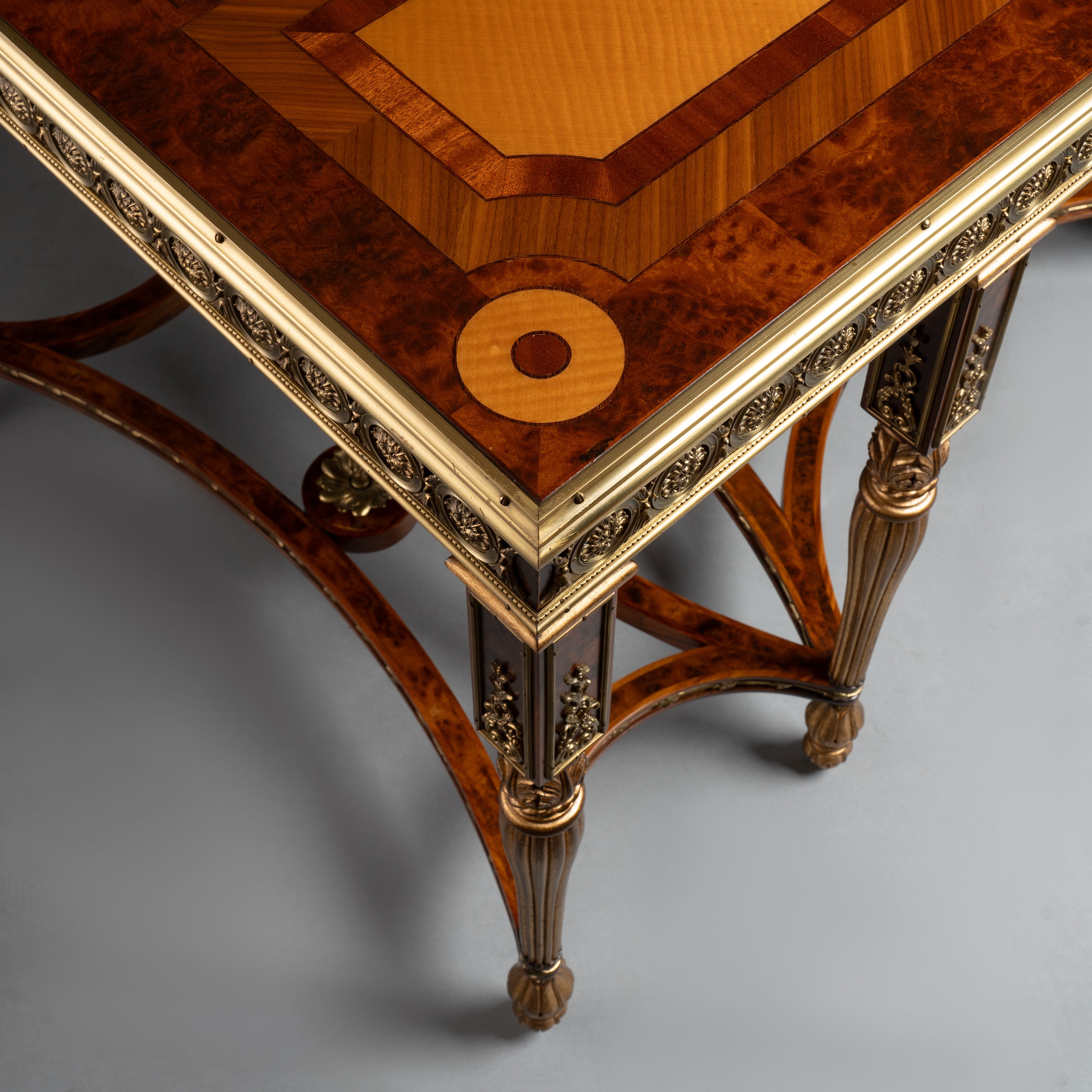 Neoclassical Marquetry Desk with Brass Accents and Inlay Details