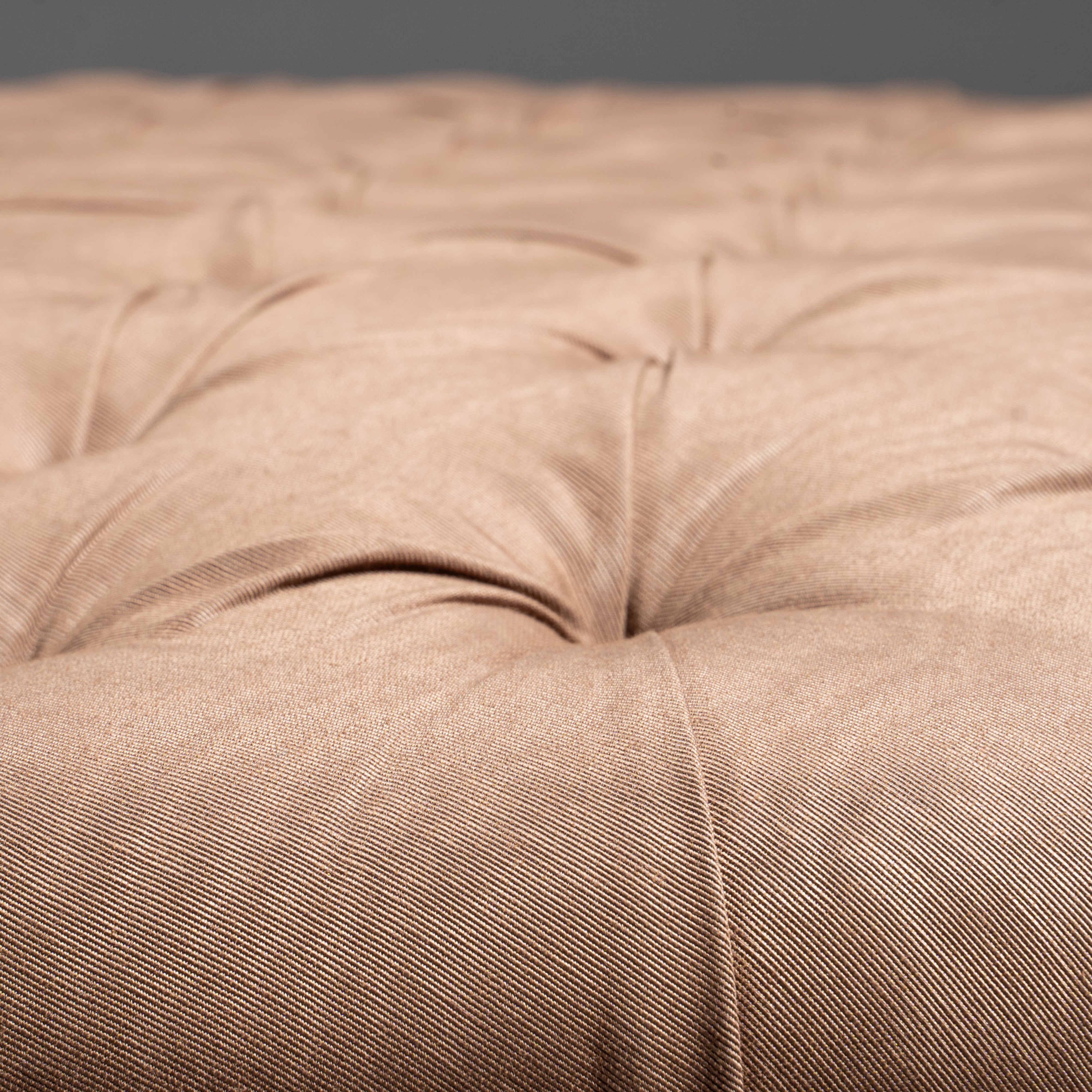 Luxurious Tufted Round Ottoman with  Elegant Fringe Detail