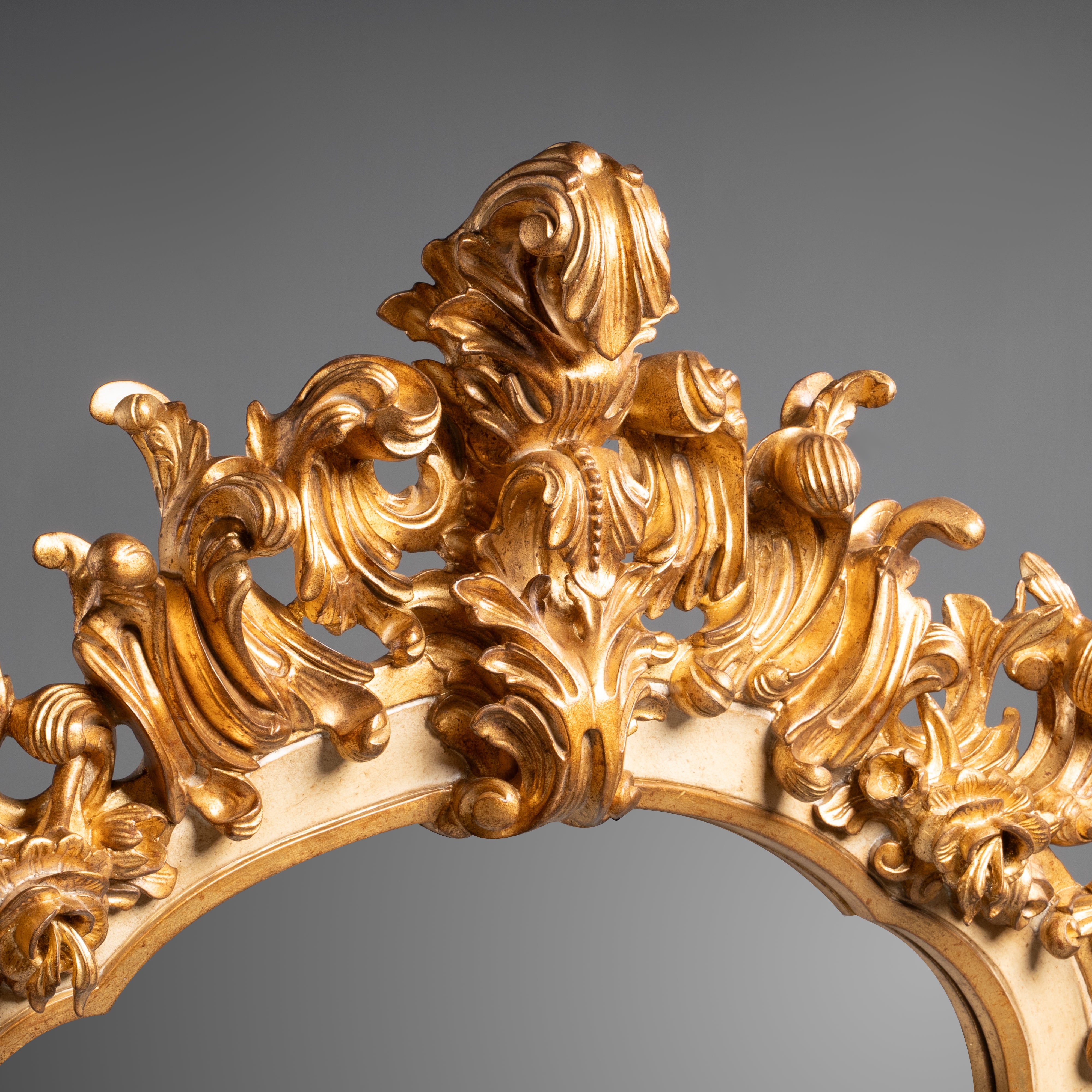 Elegant Italian 19th Century Louis XV Style  Off-White and Giltwood Mirror