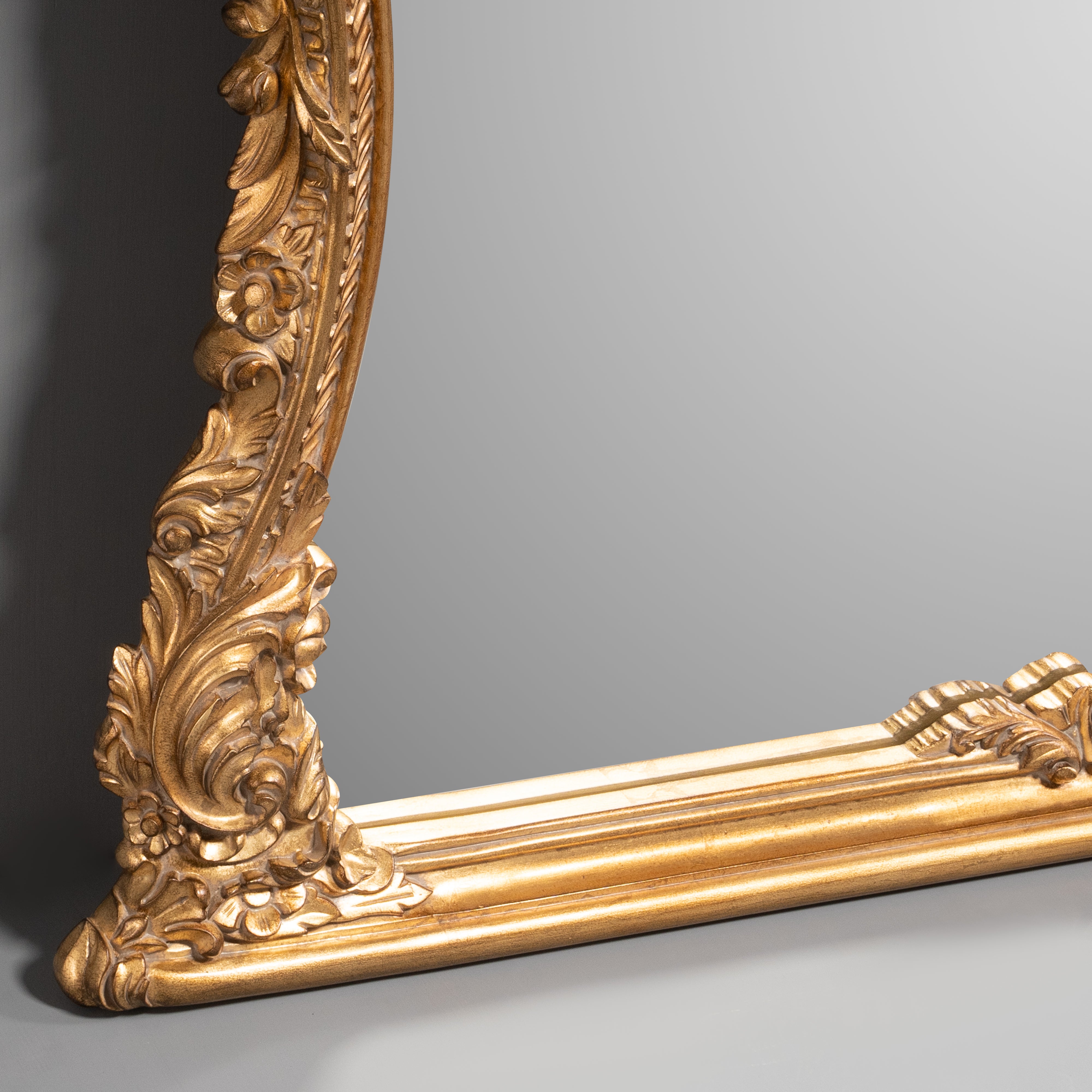 Exquisite Giltwood Carved Wall Mirror in the  George III Style